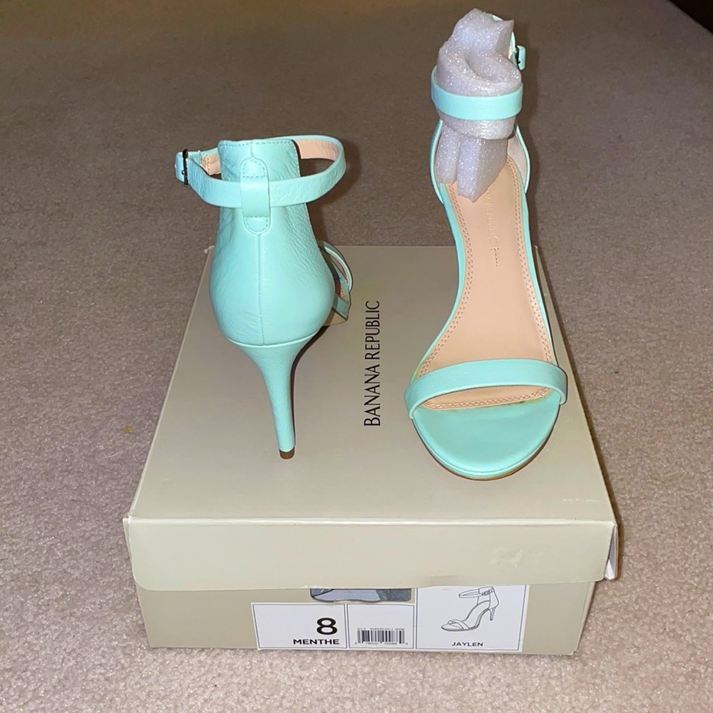 NWOT Banana Republic Jaylen Heel Sandal